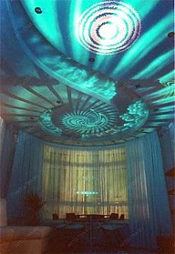 фото потолок с флуоресцентными красками