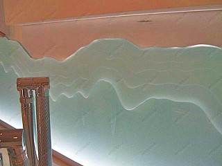 кухонный фартук из стекла с подсветкой фото