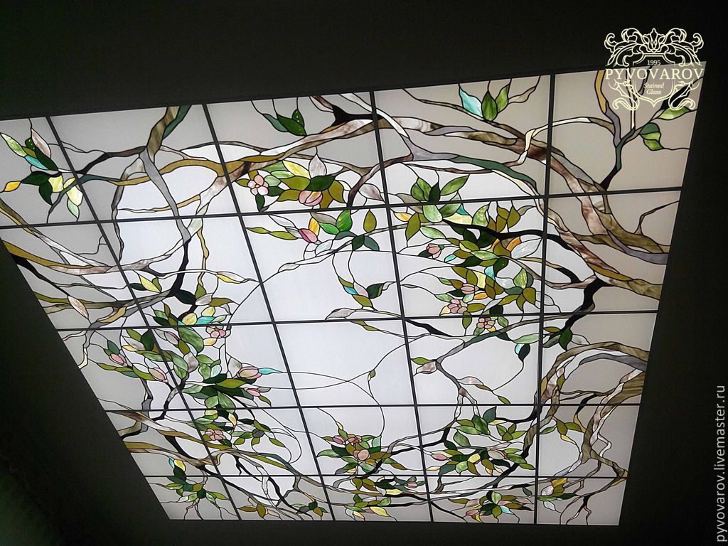 Витражное стекло на потолке ARMSTRONG