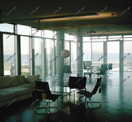 Необычные стеклянные перегородки в офисе с вариативными светопропускными характеристиками2