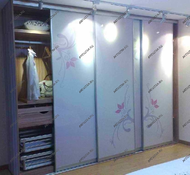 Стильный шкаф в прихожую – практичное дополнение к ее интерьеру
