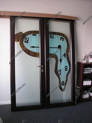 Двери со стеклом, декорированным техникой фьюзинга