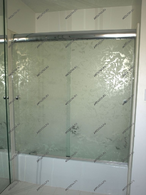 Узорчатое стекло для двери в нишу - простое декоративное решение