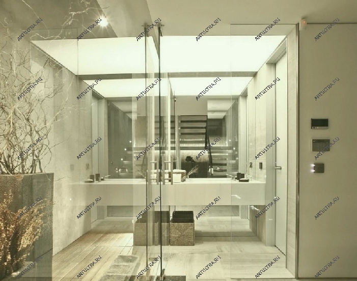 Стеклянная дверь привлекательна в любых интерьерах, будь то типовой малогабаритный вариант или роскошная просторная ванная в частном доме