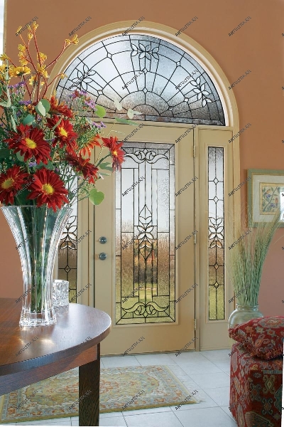 Витраж - непревзойденный по красоте способ украшения стеклянной двери