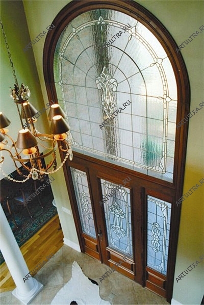 Роскошная входная дверь с фацетным декором