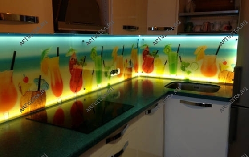 Стеклянный фартук для кухни с фотопечатью и подсветкой