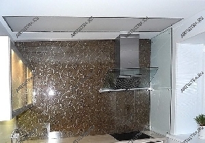 Зеркальный фартук для кухни из стекла