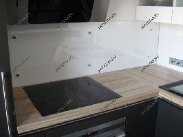 Матовые стеклянные панели для кухни