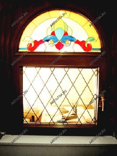 Витражное стекло на окне от компании Spectrum