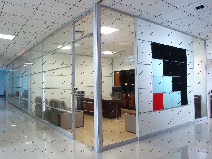 Алюминиевые перегородки позволяют решать любые задачи планирования офисного и жилого пространства