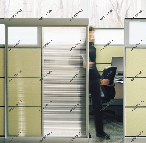 Алюминиевые раздвижные перегородки очень популярны в офисном пространстве