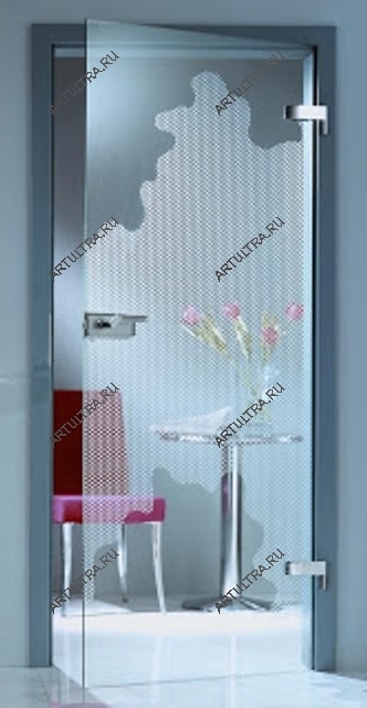  Для стеклянной двери с притвором используются удобные ручки, скомбинированные с замками