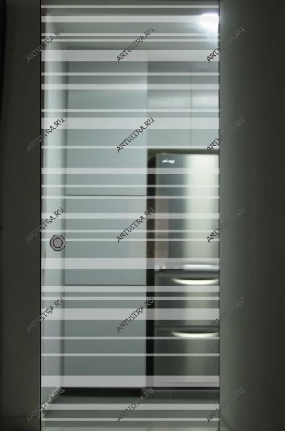 Стильно оформленная стеклянная дверь для кухни
