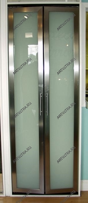 Складывающиеся межкомнатные двери из алюминия представляют собой оптимальный вариант по прочностным и эстетическим качествам