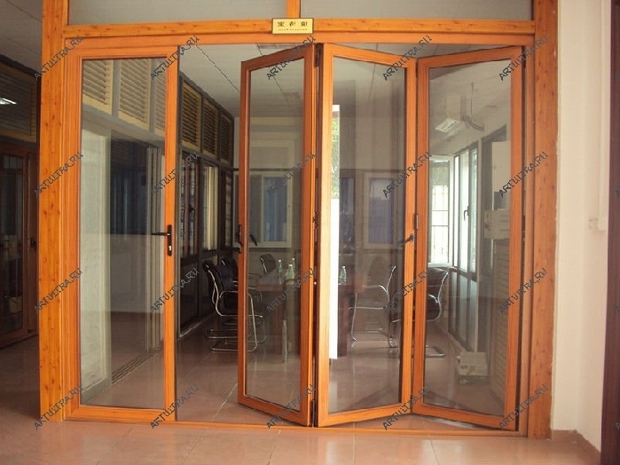  Складные двери, остекленные обычным стеклом