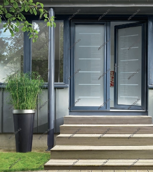 Алюминиевые входные двери - элемент стилевого оформления фасада