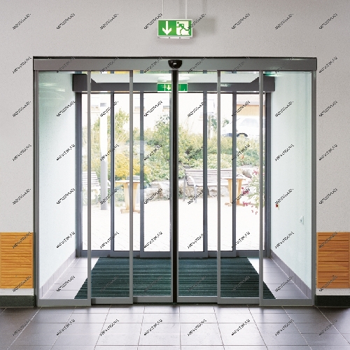 Автоматические дверные двери могут устанавливаться в тамбурных помещениях, обеспечивая удобство пользования для посетителей здания