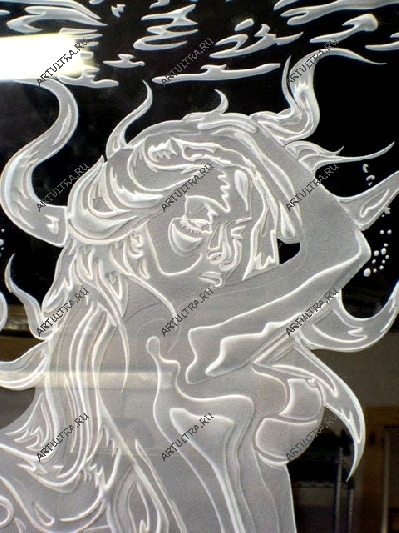 Пескоструйная композиция на стекле - девушка