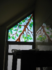 Роспись окна - зеленая ветка