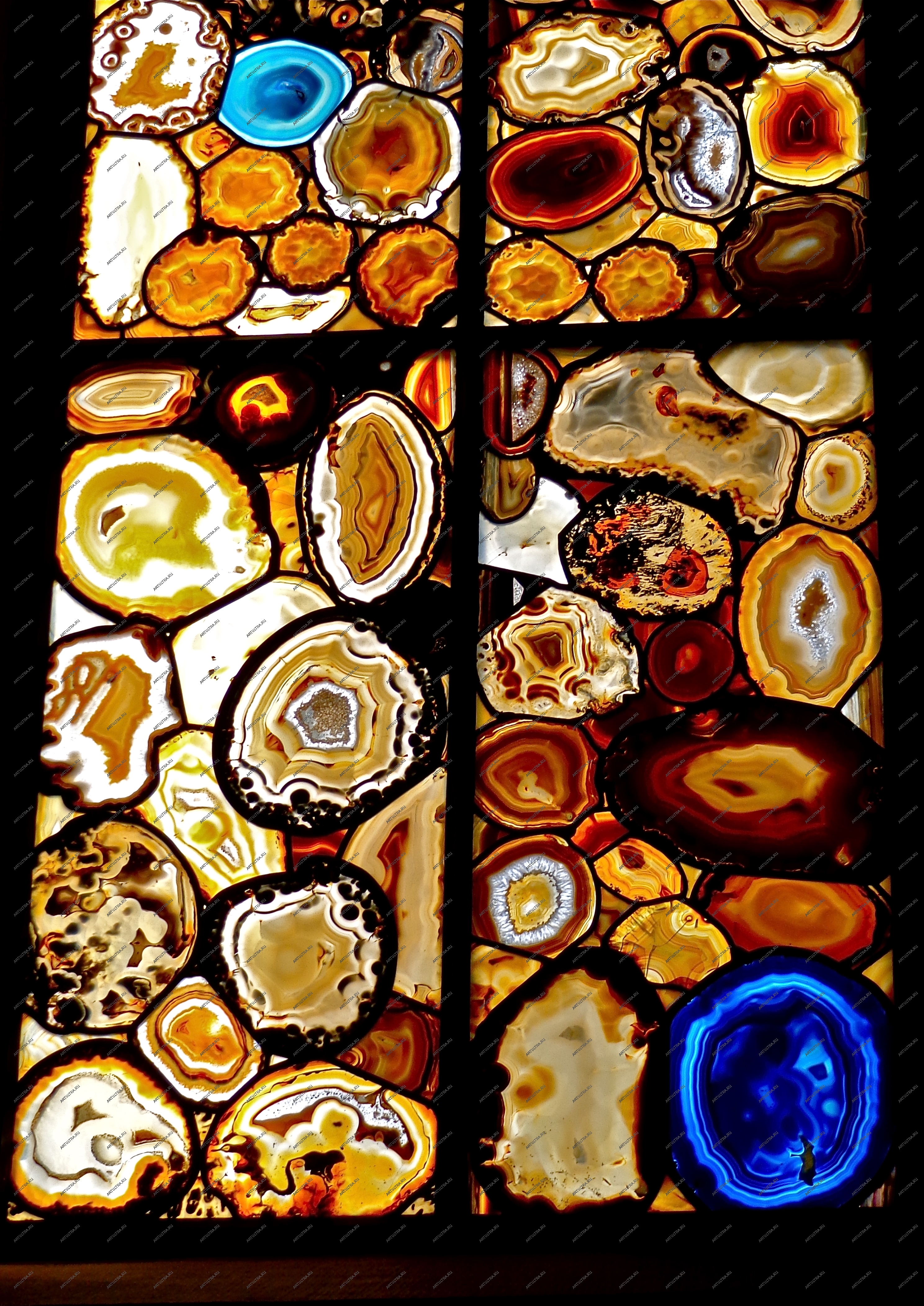 Необычные витражи, украшающие окна церквей г. Цюрих1