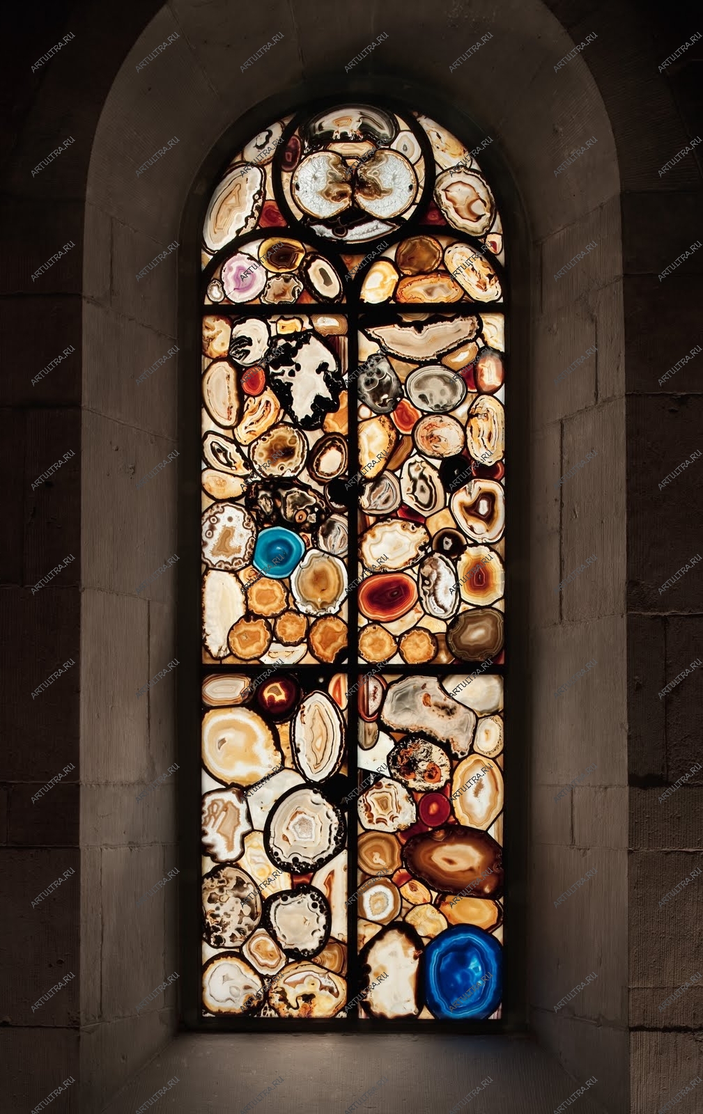 Необычные витражи, украшающие окна церквей г. Цюрих2