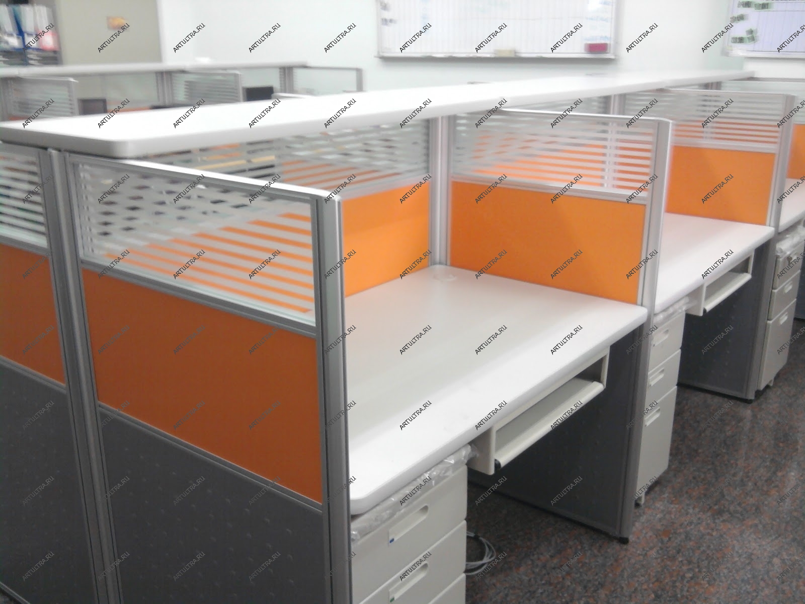Комбинированные алюминиевые перегородки наиболее часто используются в офисе